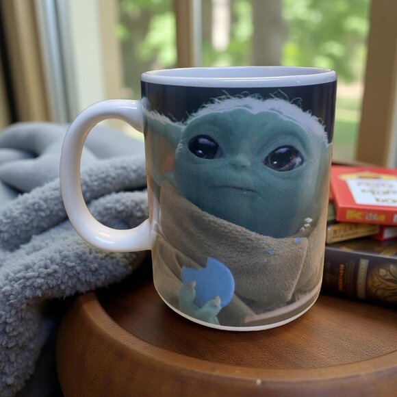 Baby Yoda Ceramic Mug By Galerie  Star Wars Mandalorian Design  Dishwasher & Mic - Picture 1 of 4